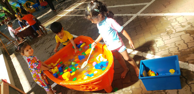 Dancing Dolphins (2-3 Years)