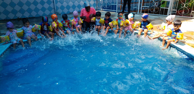 Dancing Dolphins (2-3 Years)